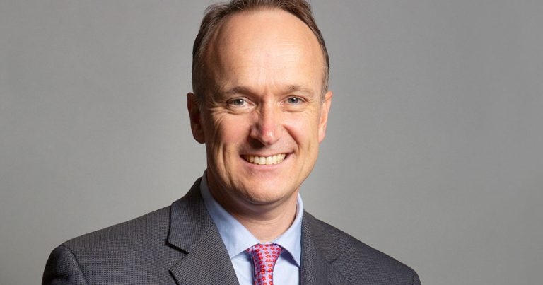 MP joins charities in fresh bid for return of Kept Animals Bill